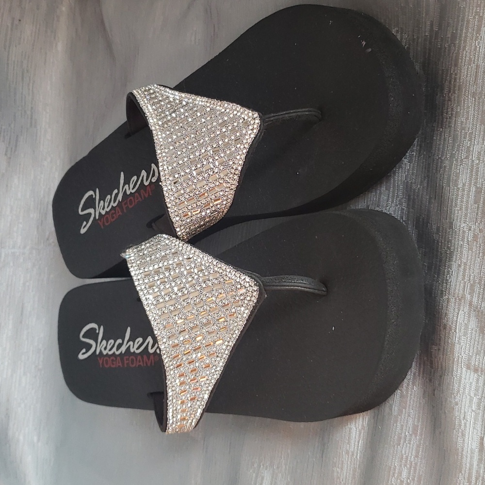 Sketchers Yoga Foam platform flip flops